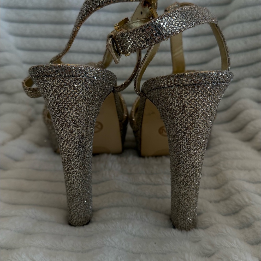 Michael Kors Catalina Gold Glitter T-Strap Block Heel Sandals Open Toe Party - Picture 8 of 8